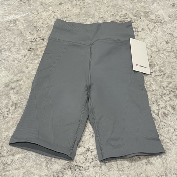Lululemon For the Chill of It high rise short 8” - Picture 3 of 4